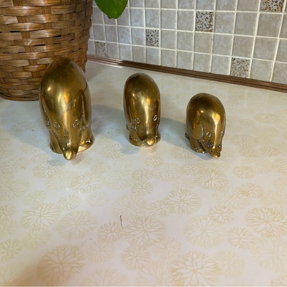 Vintage MCM Brass Elephant family kitschy decor - Picture 5 of 6